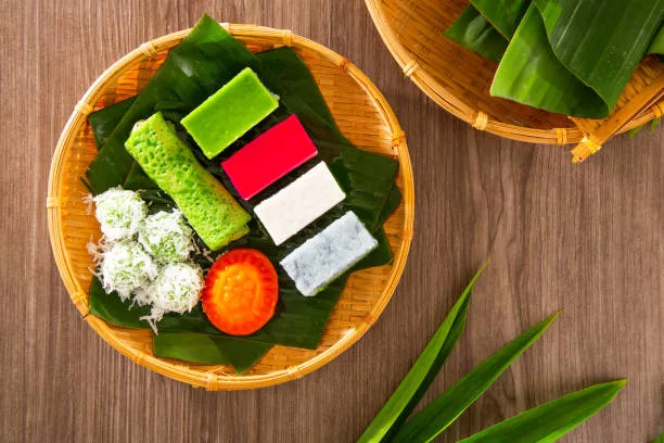 Free Artisanal Kueh At Lyf One North Sustainival + Lyf Funan Staycation Giveaway!