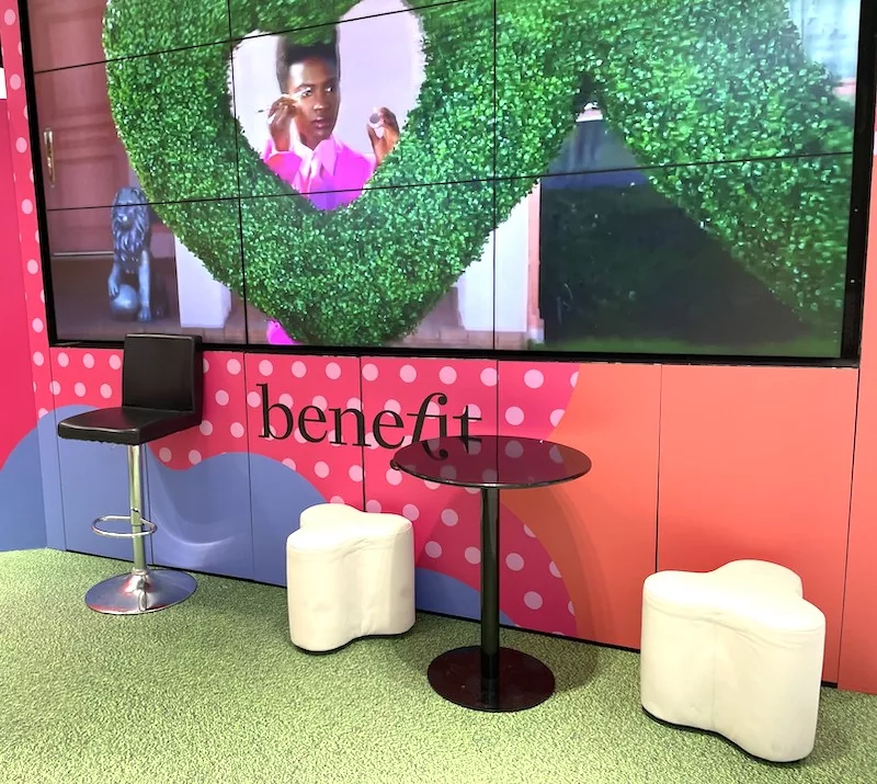 Benefit Benebuzz Cafe Pop-Up Sephora ION