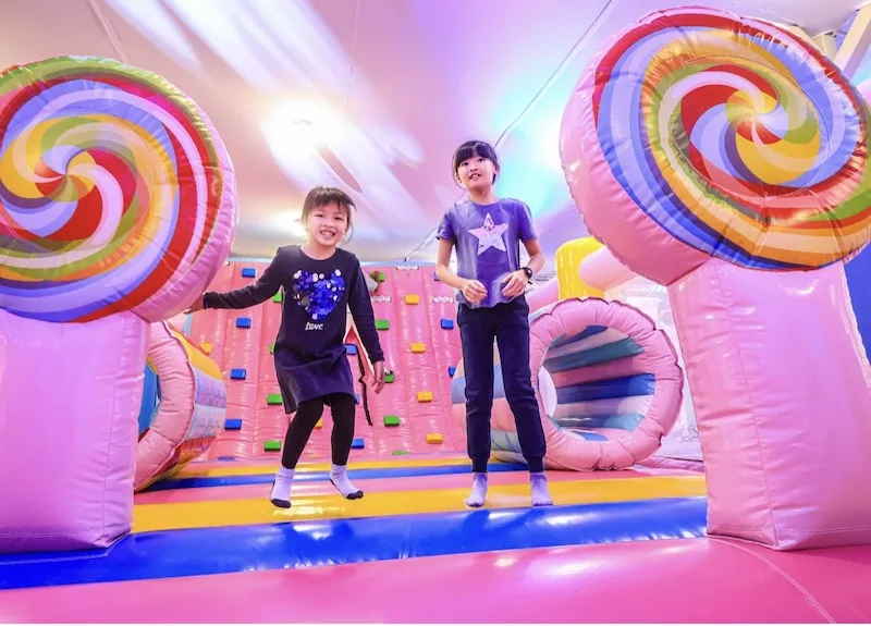 Free Play At Candy Bouncy Castle In Candy Carnival Changi
